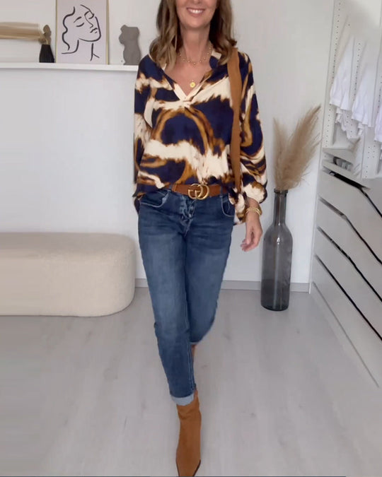 Grete - Nonchalant top med V-hals-print