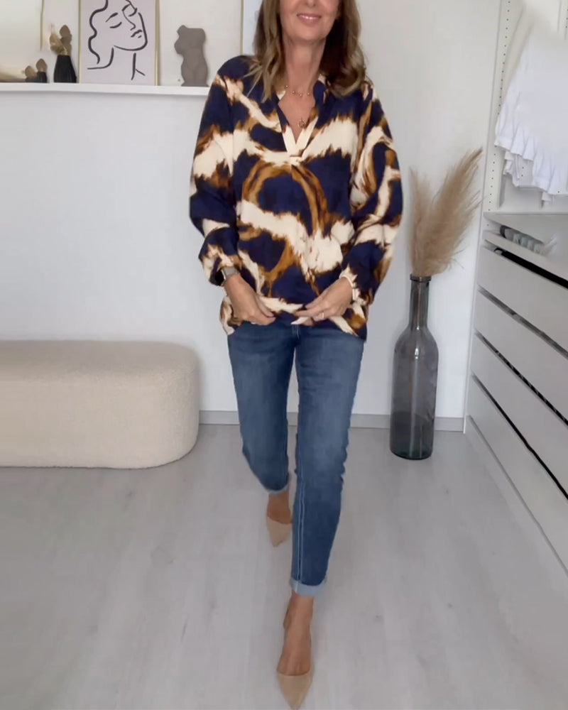 Grete - Nonchalant top med V-hals-print